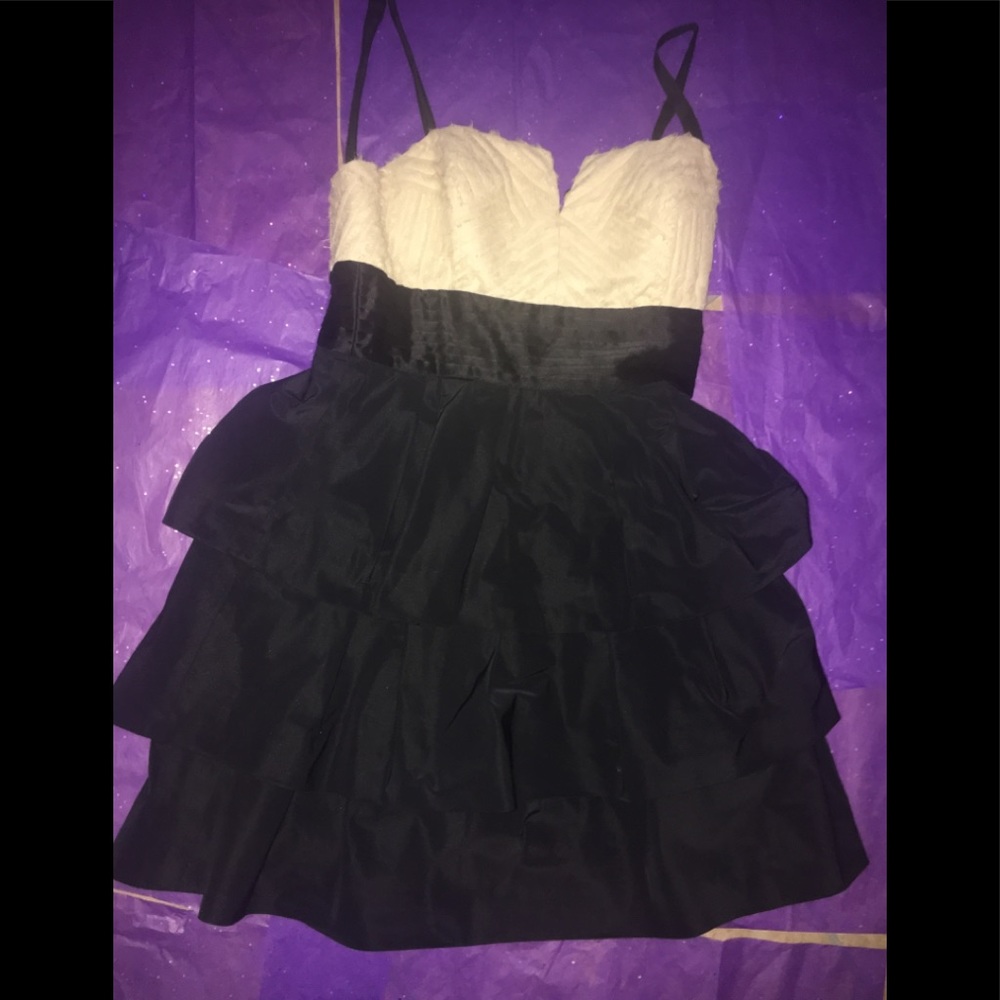 Dress - Picture 6 of 6
